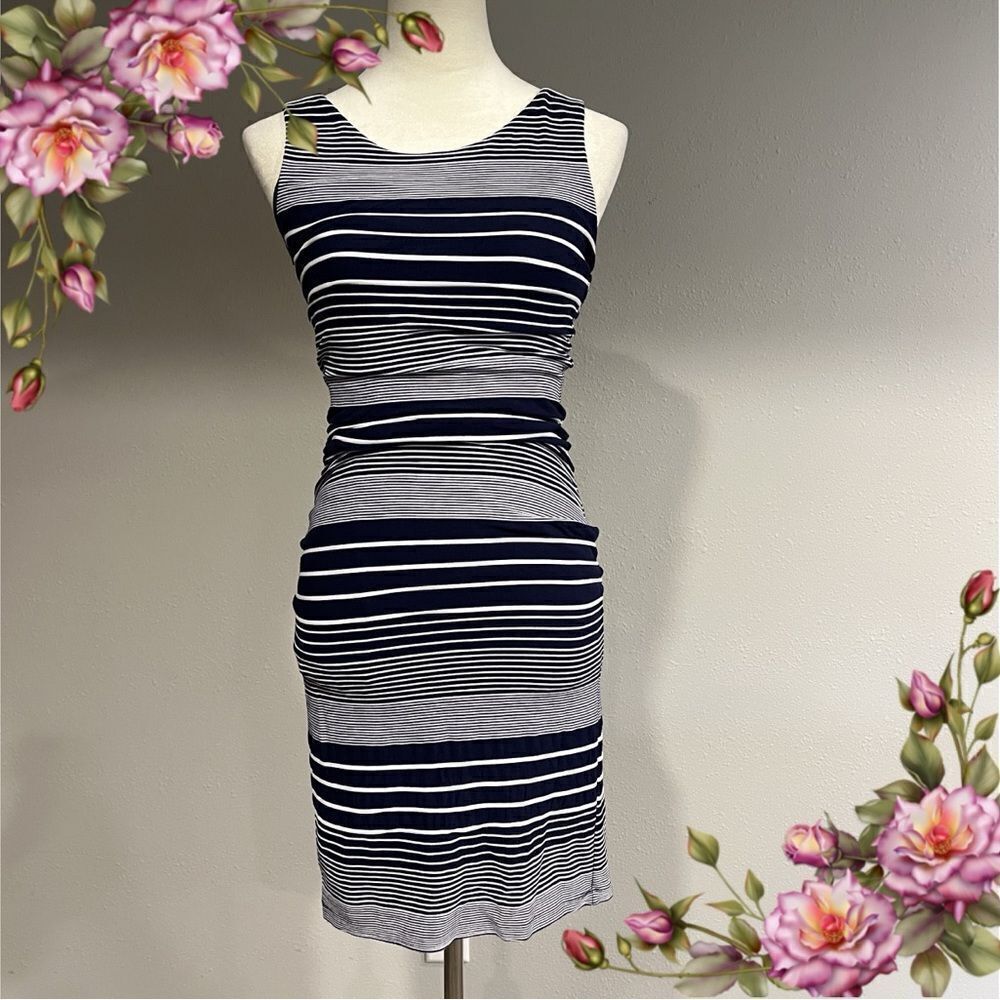 Mauve navy/ white striped sleeveless scoop‎ neck tube dress